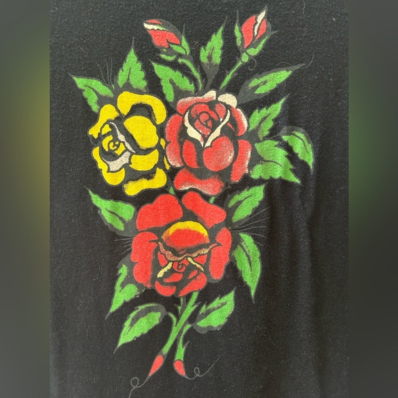 Ed Hardy by Christian Audigier Long Sleeve Rose Bouquet Tattoo Graphic Tee Sz S - Picture 7 of 10